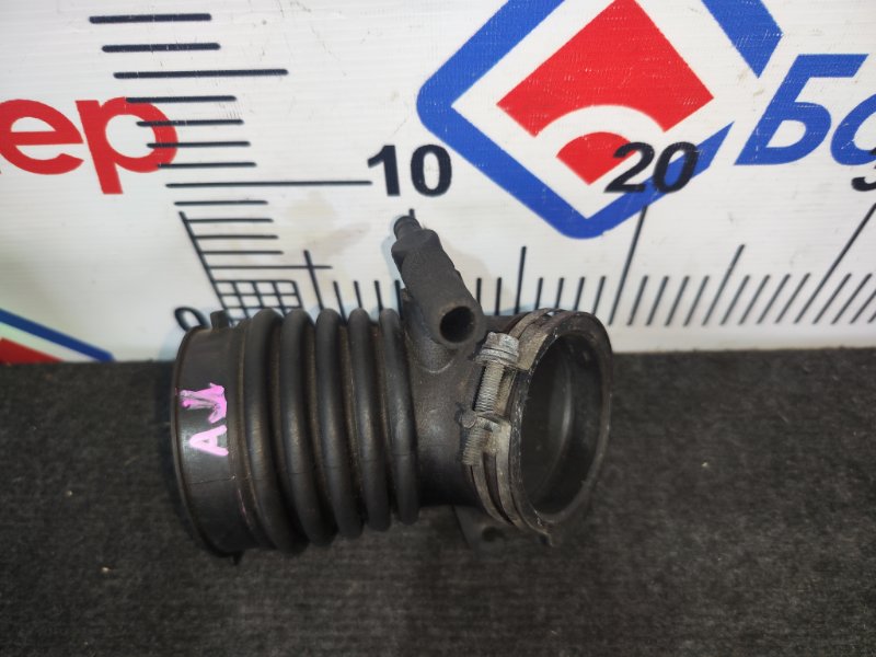 Патрубок воздухозаборника MAZDA MPV LWFW AJ-DE 2002 (б/у)