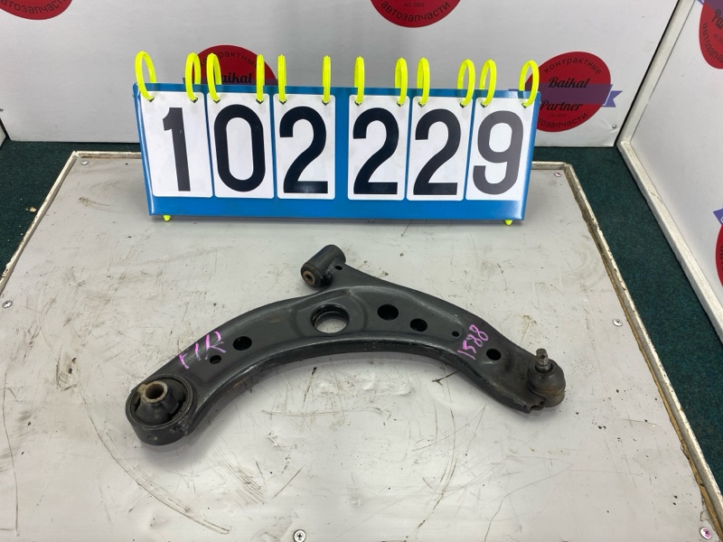 Рычаг TOYOTA PASSO KGC10 1KR-FE передний правый (б/у)