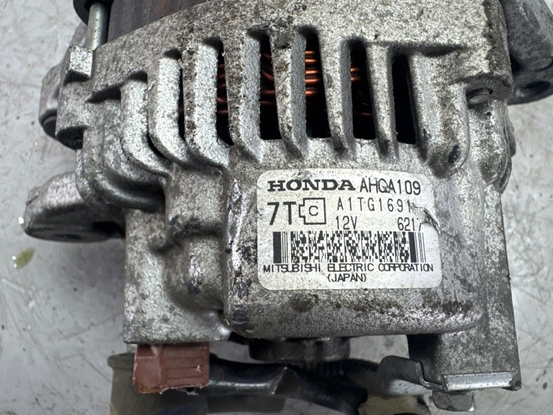 Генератор HONDA N-WGN JH2 S07A 2016 AHGA109 (б/у) Генератор HONDA N-WGN JH2 S07A 2016 AHGA109 (б/у)