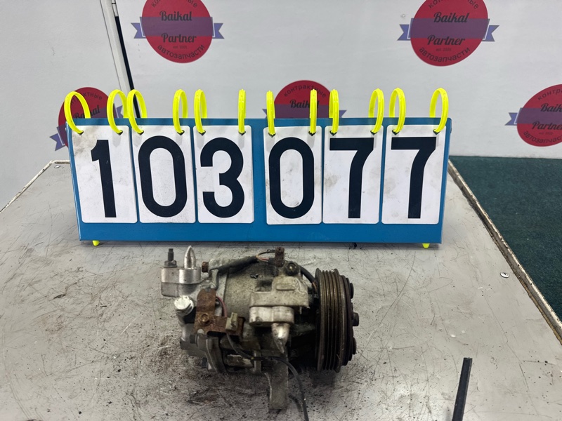 Компрессор кондиционера HONDA N-BOX JF1 S07A (б/у) Компрессор кондиционера HONDA N-BOX JF1 S07A (б/у)