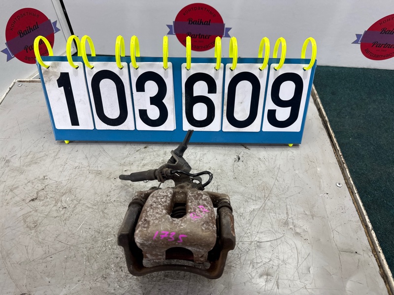 Суппорт AUDI A3 8P BUB 2006 задний правый (б/у)