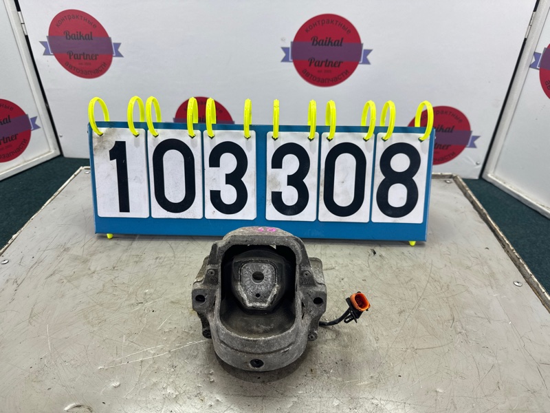 Подушка ДВС AUDI Q5 8RB CNCD 2013 передняя правая (б/у) Подушка ДВС AUDI Q5 8RB CNCD 2013 передняя правая (б/у)