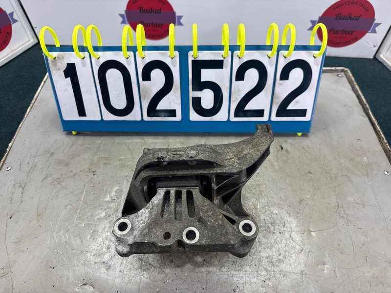 Подушка ДВС PEUGEOT 308 T91 DV6FC 2017 передняя правая (б/у)