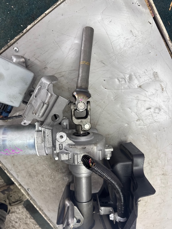 Рулевая колонка NISSAN JUKE YF15 HR15DE 2014 (б/у) Рулевая колонка NISSAN JUKE YF15 HR15DE 2014 (б/у)