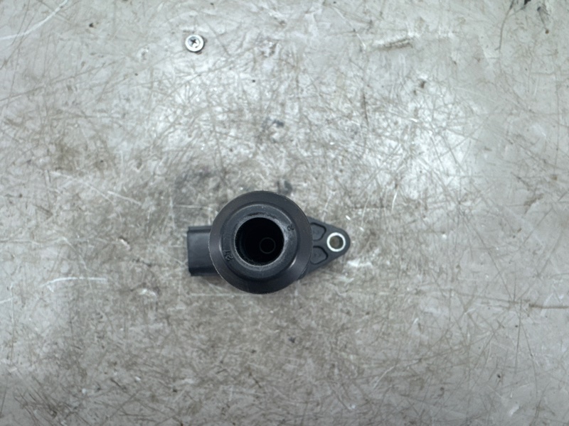 Катушка зажигания NISSAN JUKE YF15 HR15DE 2014 (б/у) Катушка зажигания NISSAN JUKE YF15 HR15DE 2014 (б/у)