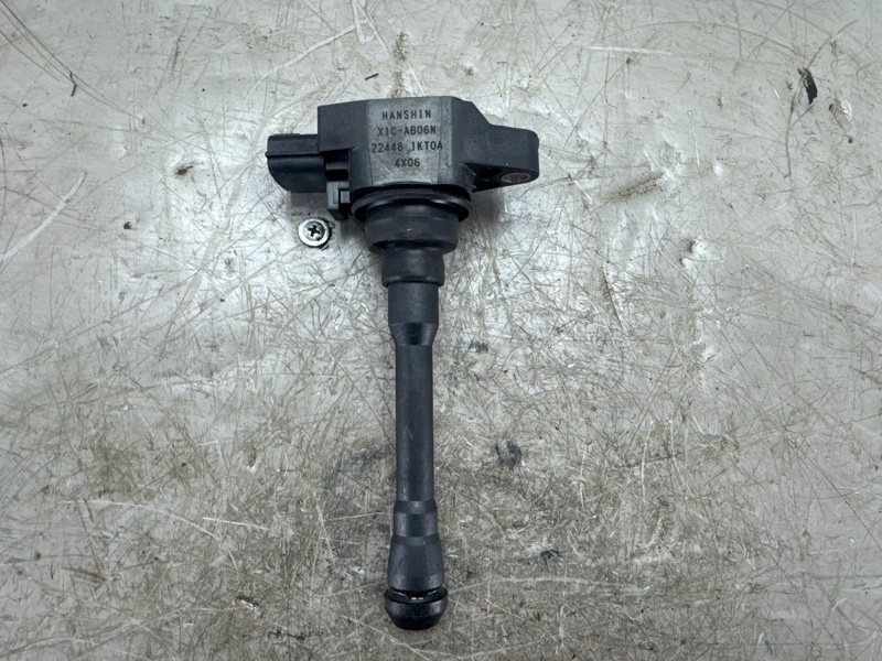 Катушка зажигания NISSAN JUKE YF15 HR15DE 2014 (б/у) Катушка зажигания NISSAN JUKE YF15 HR15DE 2014 (б/у)