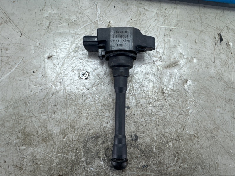 Катушка зажигания NISSAN JUKE YF15 HR15DE 2014 (б/у) Катушка зажигания NISSAN JUKE YF15 HR15DE 2014 (б/у)