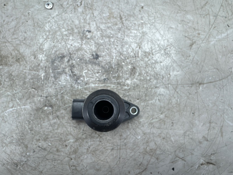 Катушка зажигания NISSAN JUKE YF15 HR15DE 2014 (б/у) Катушка зажигания NISSAN JUKE YF15 HR15DE 2014 (б/у)