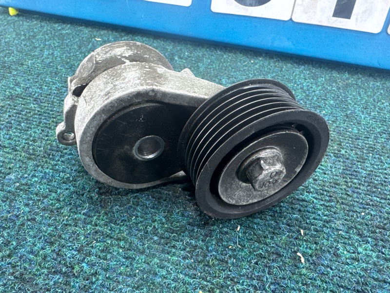 Ролик натяжной AUDI A3 8P BUB 2006 (б/у) Ролик натяжной AUDI A3 8P BUB 2006 (б/у)