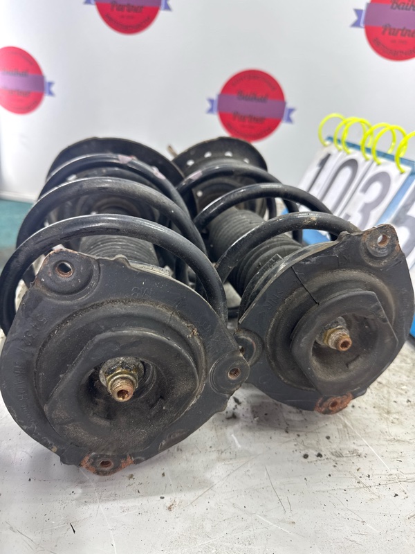 Стойка подвески NISSAN JUKE YF15 HR15DE 2014 передняя (б/у) Стойка подвески NISSAN JUKE YF15 HR15DE 2014 передняя (б/у)