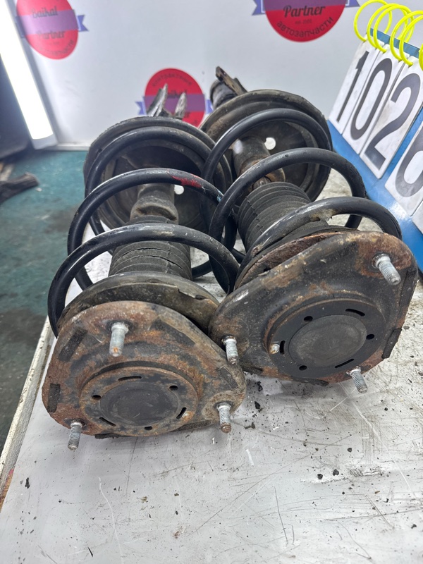 Стойка подвески TOYOTA ALLION ZZT240 1ZZ-FE 2006 передняя (б/у) Стойка подвески TOYOTA ALLION ZZT240 1ZZ-FE 2006 передняя (б/у)