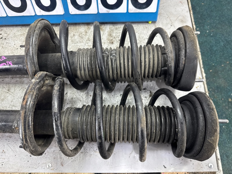 Стойка подвески SUBARU FORESTER SG5 EJ203 2007 задняя (б/у) Стойка подвески SUBARU FORESTER SG5 EJ203 2007 задняя (б/у)