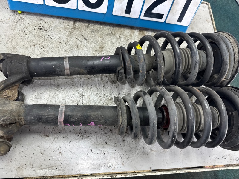 Стойка подвески MITSUBISHI DIAMANTE F46A 6G72 2002 передняя (б/у) Стойка подвески MITSUBISHI DIAMANTE F46A 6G72 2002 передняя (б/у)