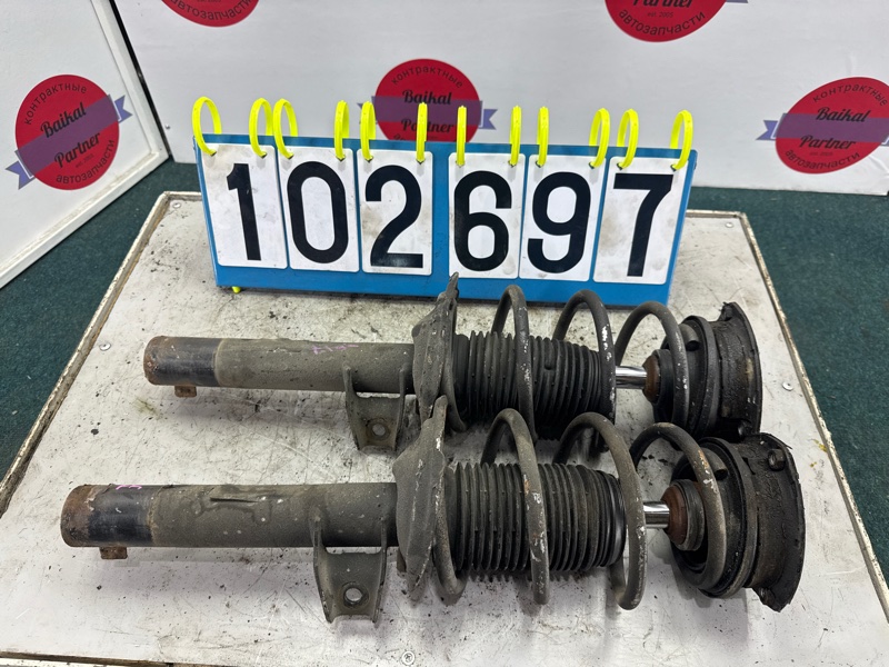 Стойка подвески VOLKSWAGEN GOLF 5G1 CPT 2014 передняя (б/у) Стойка подвески VOLKSWAGEN GOLF 5G1 CPT 2014 передняя (б/у)