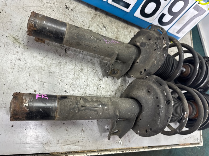 Стойка подвески VOLKSWAGEN GOLF 5G1 CPT 2014 передняя (б/у) Стойка подвески VOLKSWAGEN GOLF 5G1 CPT 2014 передняя (б/у)