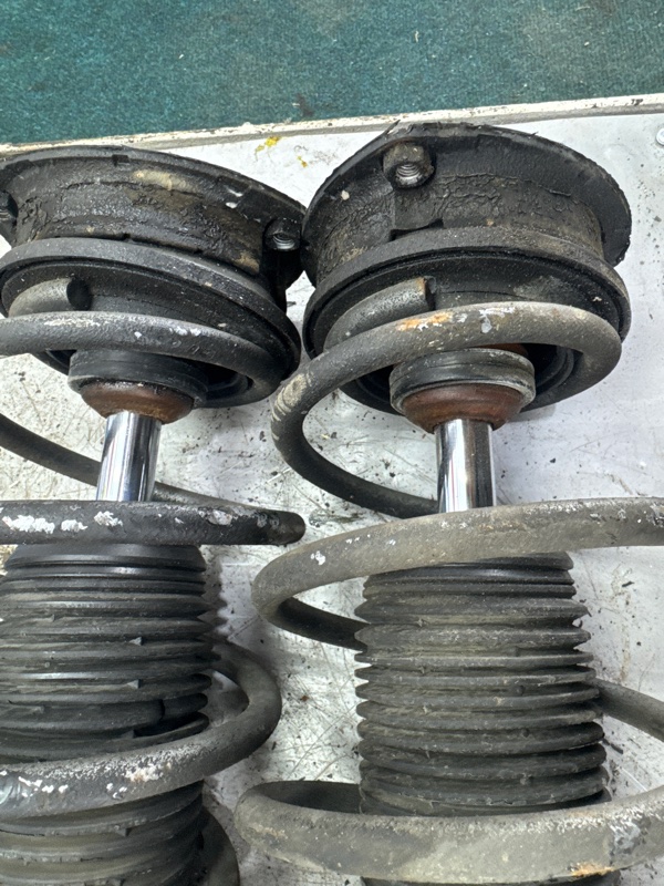 Стойка подвески VOLKSWAGEN GOLF 5G1 CPT 2014 передняя (б/у) Стойка подвески VOLKSWAGEN GOLF 5G1 CPT 2014 передняя (б/у)