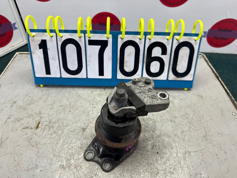 Подушка ДВС HONDA FIT SHUTTLE GG8 L15A 2013 передняя правая (б/у)