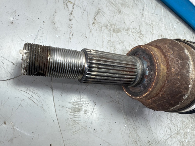 Привод NISSAN JUKE YF15 HR15DE 2014 передний левый (б/у) Привод NISSAN JUKE YF15 HR15DE 2014 передний левый (б/у)