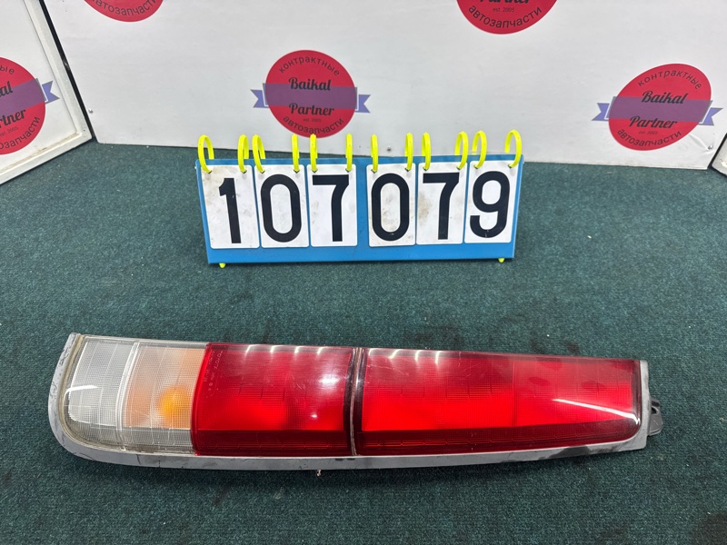 Стоп TOYOTA TOWN ACE NOAH SR50G 3S-FE 2001 задний правый 28-128 (б/у)