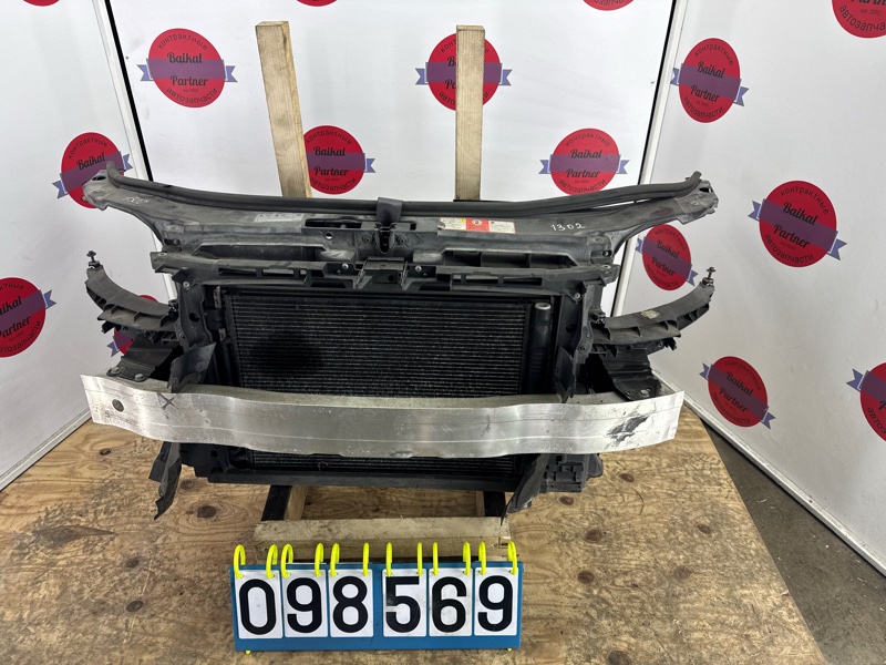 Рамка радиатора AUDI A3 8P BZB 2008 DSG (б/у)