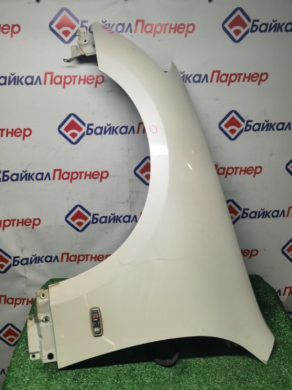 Крыло NISSAN FUGA PNY50 VQ35DE 2006 переднее левое (б/у)