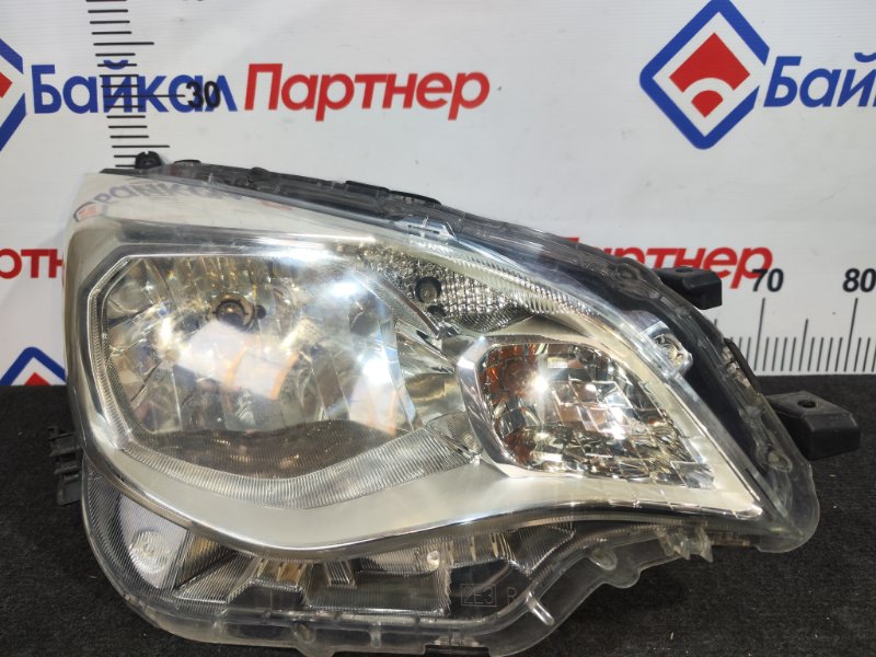 Фара SUBARU TREZIA NCP125 1NZ-FE 2012 передняя правая 52-219 (б/у)