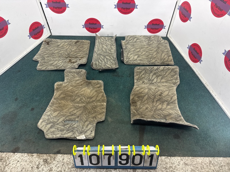 Коврик салонный TOYOTA CHASER JZX105 1JZ-GE 2001 (б/у) Коврик салонный TOYOTA CHASER JZX105 1JZ-GE 2001 (б/у)