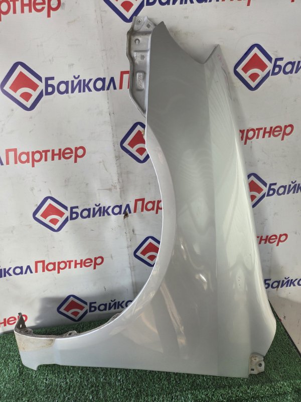 Крыло TOYOTA COROLLA RUNX NZE121 1NZ-FE 2002 переднее левое (б/у)