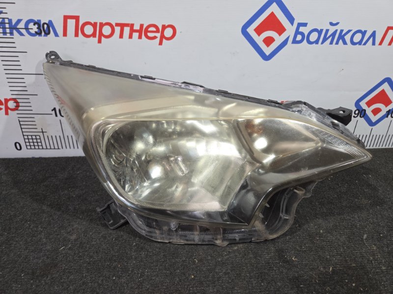 Фара TOYOTA RACTIS NSP120 1NR-FE 2010 передняя правая 52-212 (б/у)