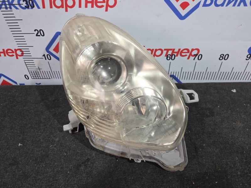 Фара TOYOTA PASSO KGC35 1KR-FE передняя правая 100-51007 (б/у)