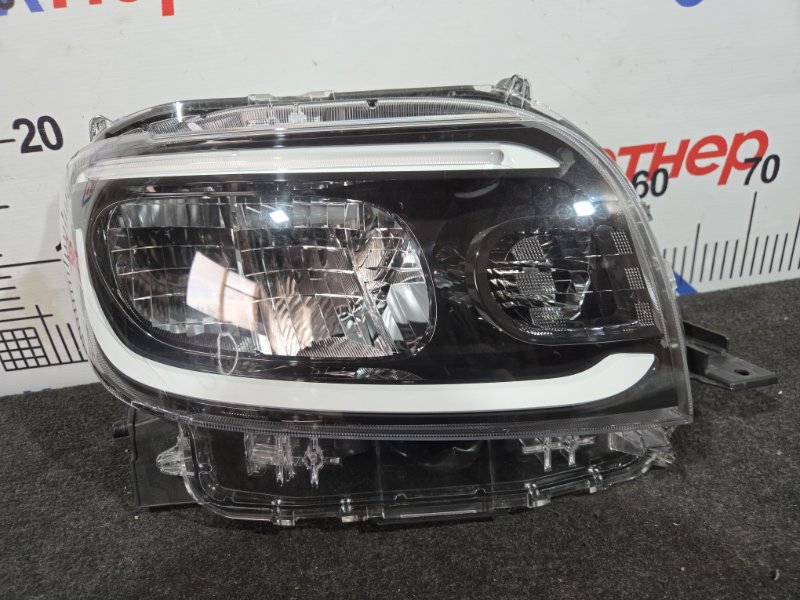 Фара DAIHATSU TANTO LA660S 2020 передняя правая 100-69074 (б/у)