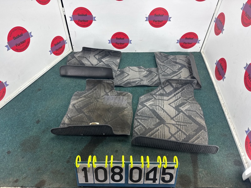 Коврик салонный TOYOTA ALLION ZZT240 1ZZ-FE 2006 (б/у) Коврик салонный TOYOTA ALLION ZZT240 1ZZ-FE 2006 (б/у)