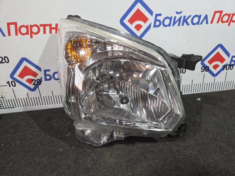 Фара MAZDA FLAIR WAGON MM42S 2015 передняя правая 18-70 (б/у) Фара MAZDA FLAIR WAGON MM42S 2015 передняя правая 18-70 (б/у)