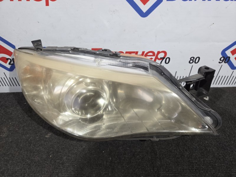 Фара SUBARU IMPREZA GH2 EJ15 2011 передняя правая 18-09 (б/у) Фара SUBARU IMPREZA GH2 EJ15 2011 передняя правая 18-09 (б/у)