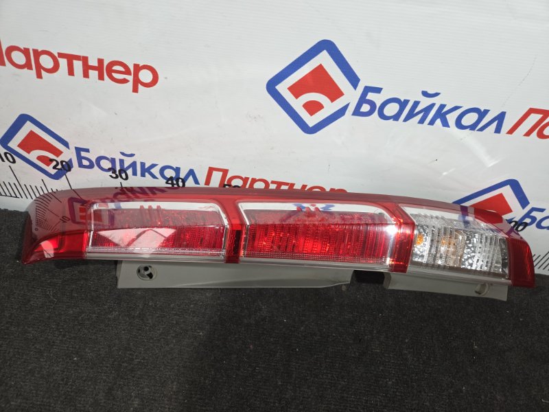 Стоп HONDA STREAM RN7 R18A 2010 задний правый (б/у) Стоп HONDA STREAM RN7 R18A 2010 задний правый (б/у)