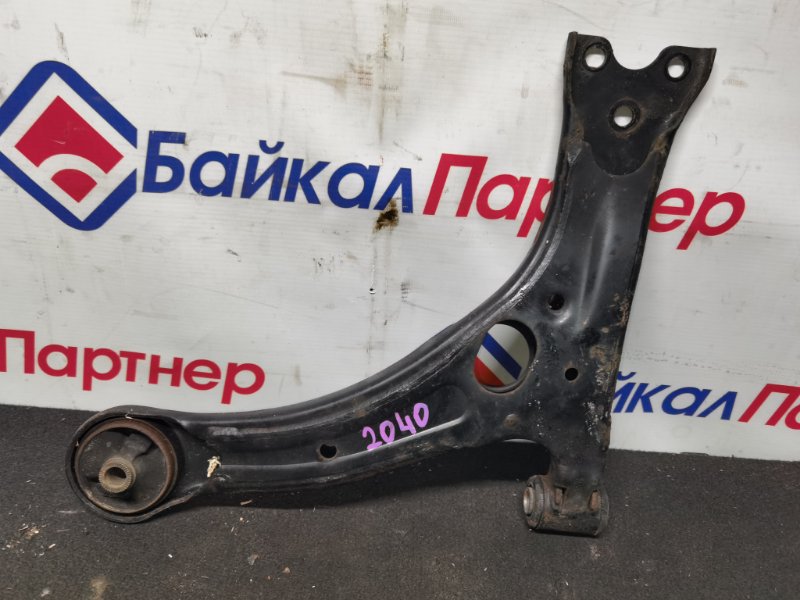 Рычаг подвески нижний TOYOTA WISH ZNE10 1ZZ-FE 2006 передний правый (б/у)