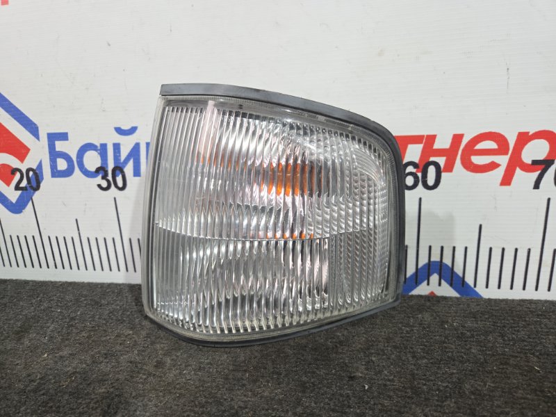 Габарит NISSAN VANETTE SK82VN F8 передний левый 03-71 (б/у) Габарит NISSAN VANETTE SK82VN F8 передний левый 03-71 (б/у)