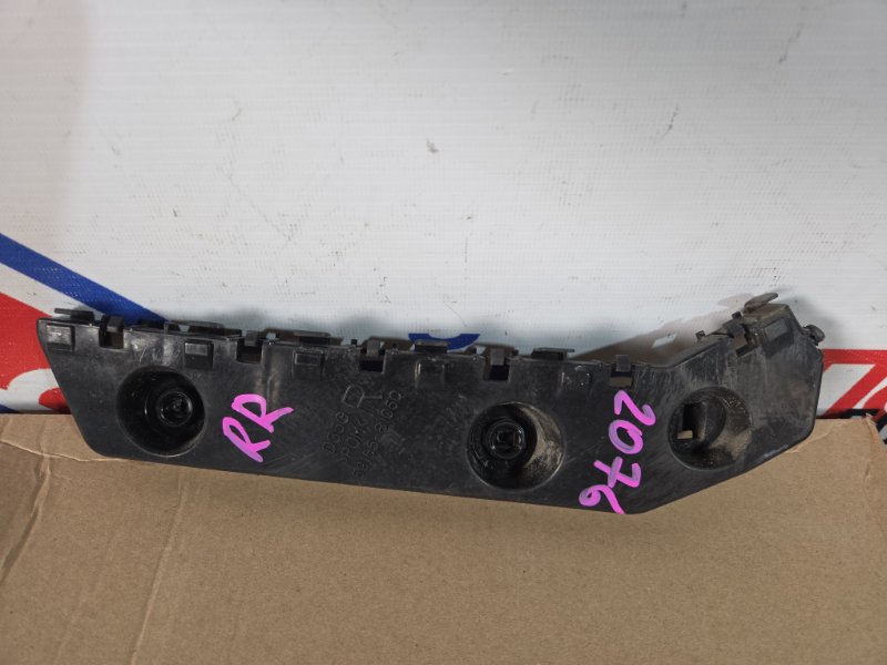 Кронштейн бампера TOYOTA PASSO SETTE M512E задний правый (б/у) Кронштейн бампера TOYOTA PASSO SETTE M512E задний правый (б/у)