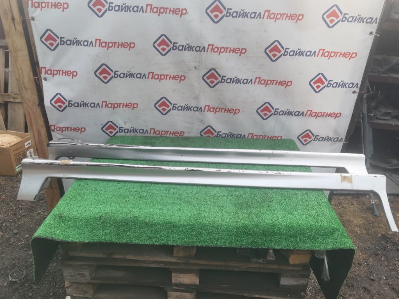 Накладка на порог NISSAN WINGROAD WFY11 QG15DE 2004 (б/у)