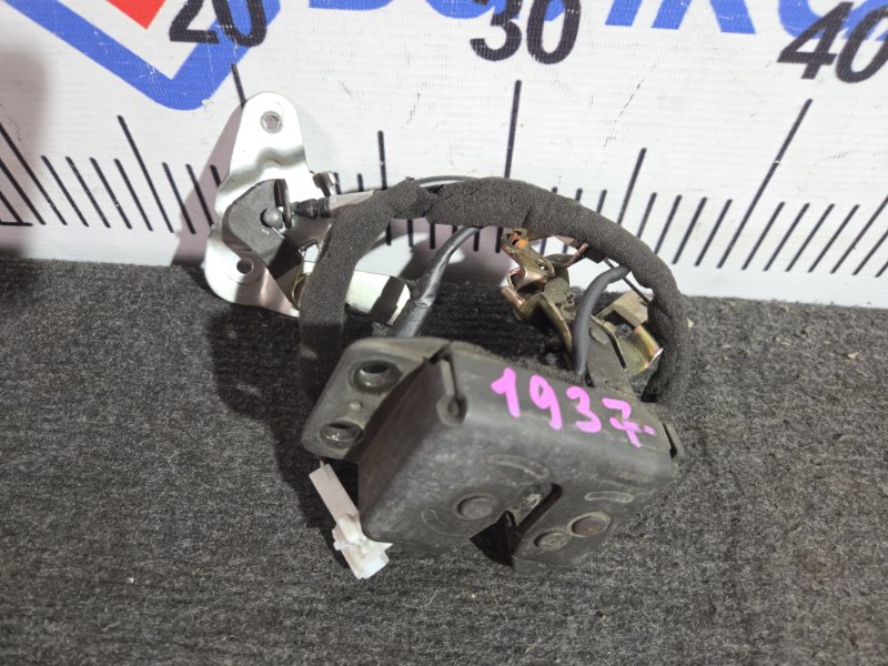 Замок 5ой двери TOYOTA TOWN ACE NOAH CR52G 3C 1999 задний (б/у) Замок 5ой двери TOYOTA TOWN ACE NOAH CR52G 3C 1999 задний (б/у)