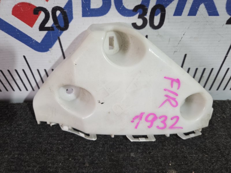 Крепление Бампера TOYOTA PASSO KGC35 1KR-FE переднее правое (б/у)