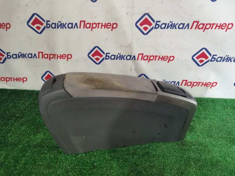 Подлокотник TOYOTA PRIUS NHW20 1NZ-FXE 2007 (б/у)