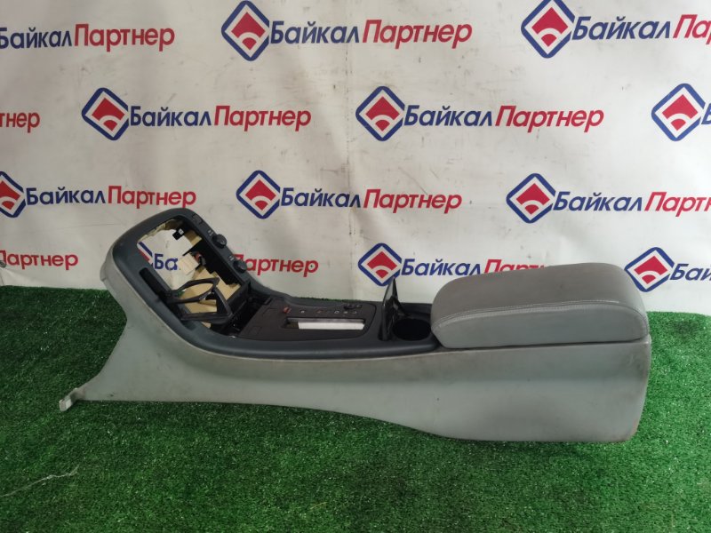 Подлокотник TOYOTA SOARER JZZ31 2JZ-GE 1994 (б/у)