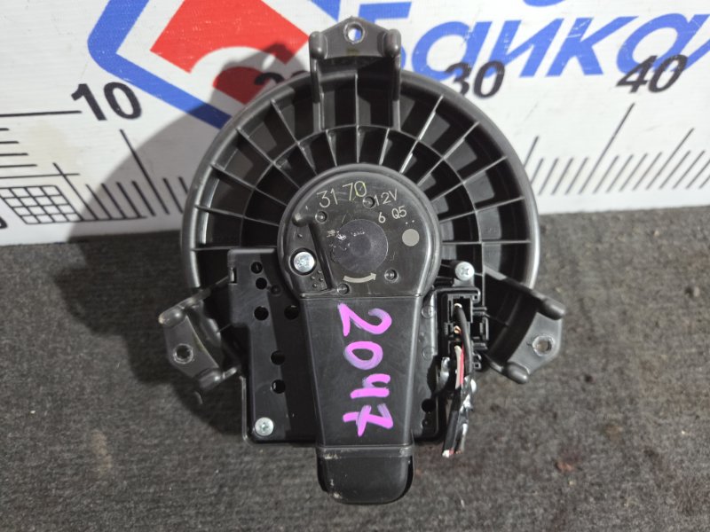 Мотор печки TOYOTA VITZ NSP135 1NR-FE 2012 (б/у)