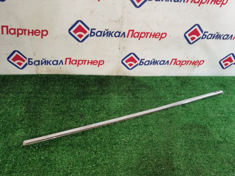 Молдинг на дверь NISSAN FUGA PNY50 VQ35DE 2006 передний правый (б/у)