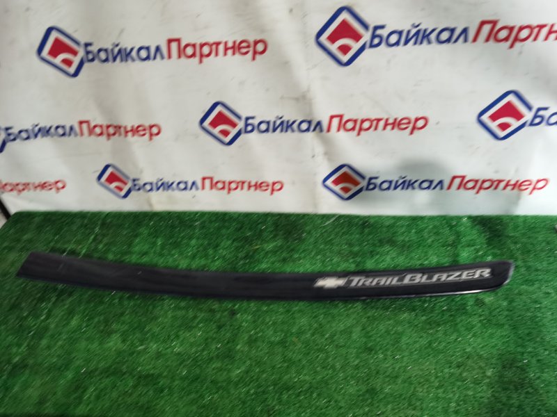 Накладка двери CHEVROLET TrailBlazer DT13S LL8 2002 передняя правая (б/у)