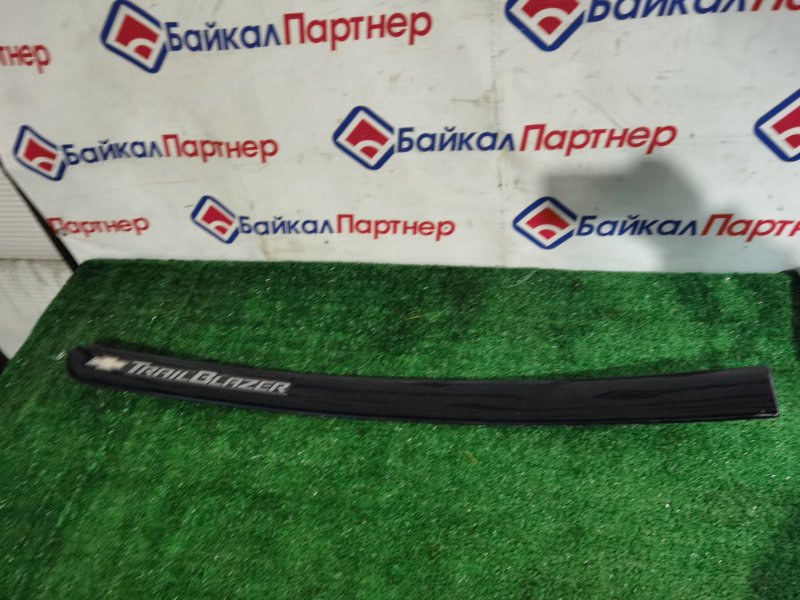 Накладка двери CHEVROLET TrailBlazer DT13S LL8 2002 передняя левая (б/у)