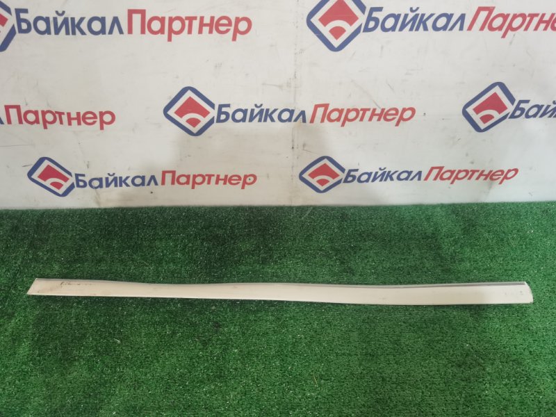 Молдинг на дверь TOYOTA MARK II GX100 1G-FE 1997 передний левый (б/у)