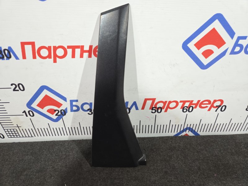 Накладка на 5 дверь HONDA FIT GE6 задняя правая (б/у)