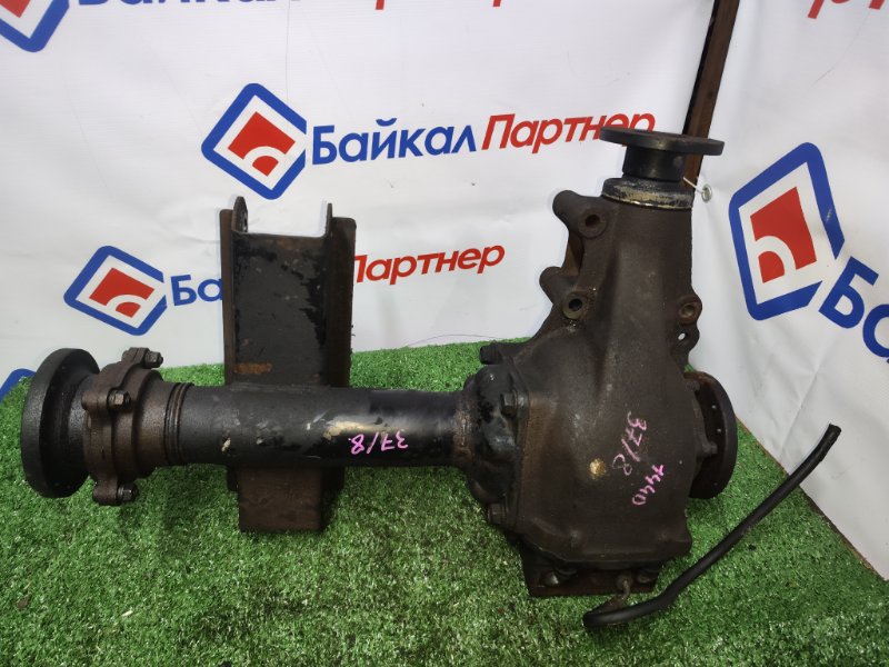 Редуктор NISSAN CARAVAN CWMGE24 передний (б/у)